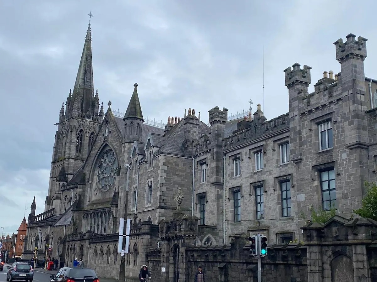 アパート Promo Modern 1-Bedroom Flat Near Crokepark And Citycentre ダブリン