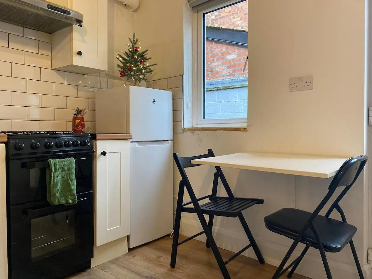 アパート Promo Modern 1-Bedroom Flat Near Crokepark And Citycentre ダブリン